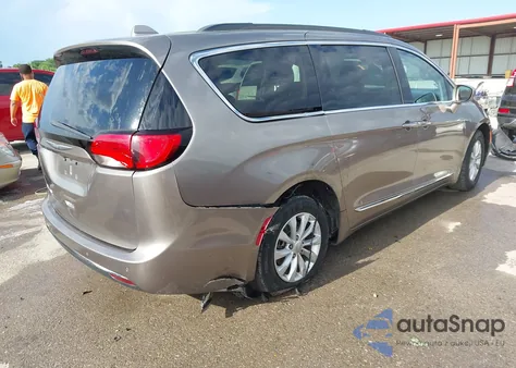 2017 Chrysler Pacifica Touring-L из США, поврежденный, VIN 2C4RC1BG9HR539359